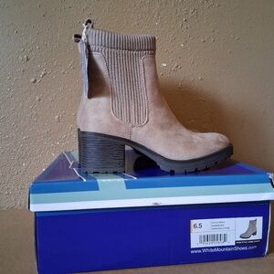 White Mountain Benji Booties Size 6.5